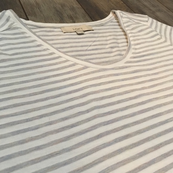 LOFT shirt tail hem long sleeve T medium - Picture 3 of 4